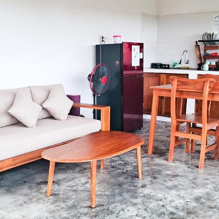 Turtle House Surf & Stay Airsatang エクステリア 写真