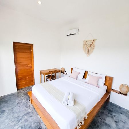 Turtle House Surf & Stay Airsatang エクステリア 写真