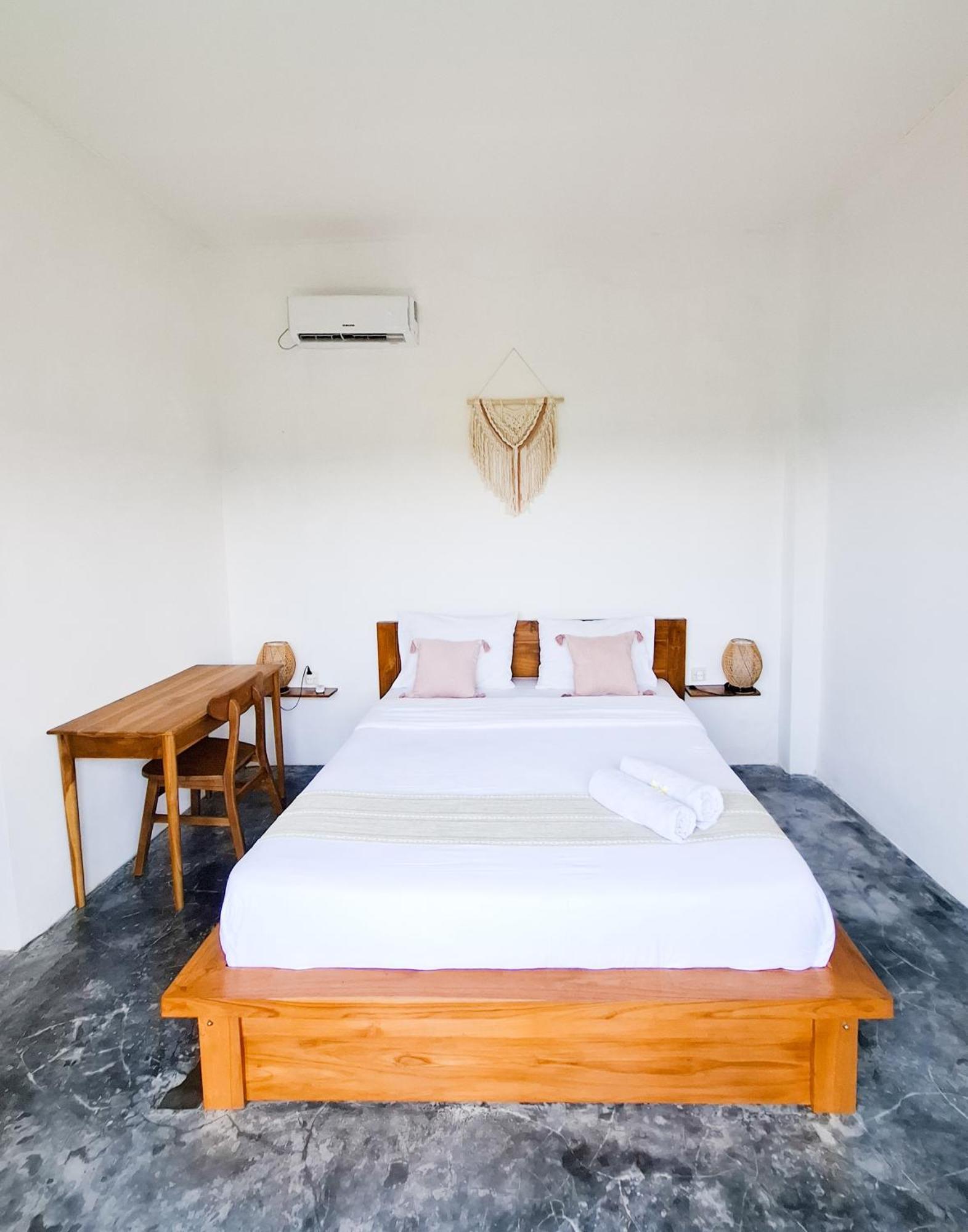 Turtle House Surf & Stay Airsatang エクステリア 写真